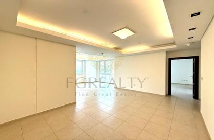 Apartment - 2 Bedrooms - 3 Bathrooms for sale in Viva West - Viva Bahriyah - The Pearl Island - Doha