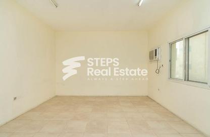 Labor Camp - Studio - 1 Bathroom for rent in Industrial Area 4 - Industrial Area - Industrial Area - Doha