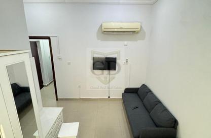 Apartment - Studio for rent in Al Maamoura - Doha