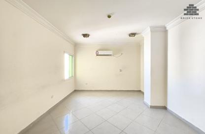 Apartment - 2 Bedrooms - 2 Bathrooms for rent in Muntazah 13 - Al Muntazah - Doha