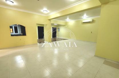 Apartment - 2 Bedrooms - 2 Bathrooms for rent in Al Mansoura - Al Mansoura - Doha