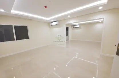 شقة - 3 غرف نوم - 3 حمامات للايجار في شقق مشيرب - مشيرب - الدوحة