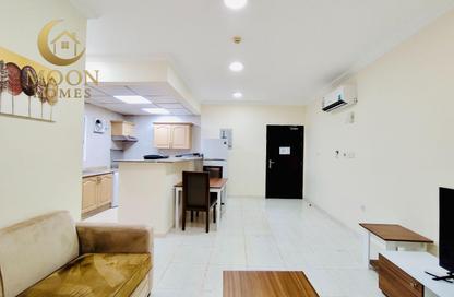 Apartment - 1 Bedroom - 1 Bathroom for rent in Umm Ghuwailina 4 - Umm Ghuwailina - Doha