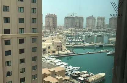 شقة - غرفة نوم - 2 حمامات للبيع في منازل تاون هاوس - بورتو أرابيا - جزيرة اللؤلؤة - الدوحة