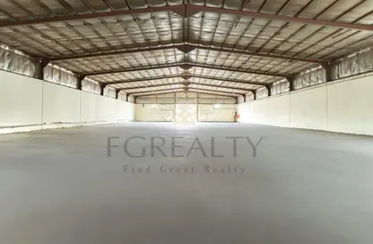 Warehouse - Studio - 3 Bathrooms for rent in Industrial Area 4 - Industrial Area - Industrial Area - Doha
