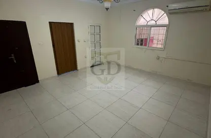 شقة - 1 حمام للايجار في شارع عنيزة - الحي الدبلوماسي - الدوحة