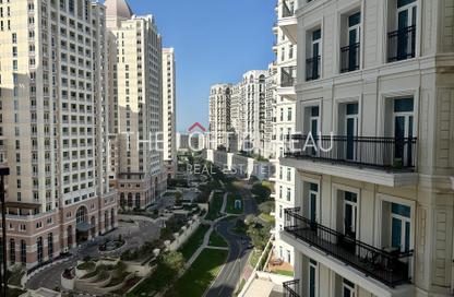 Apartment - 2 Bedrooms - 3 Bathrooms for rent in Floresta Gardens - Floresta Gardens - The Pearl Island - Doha