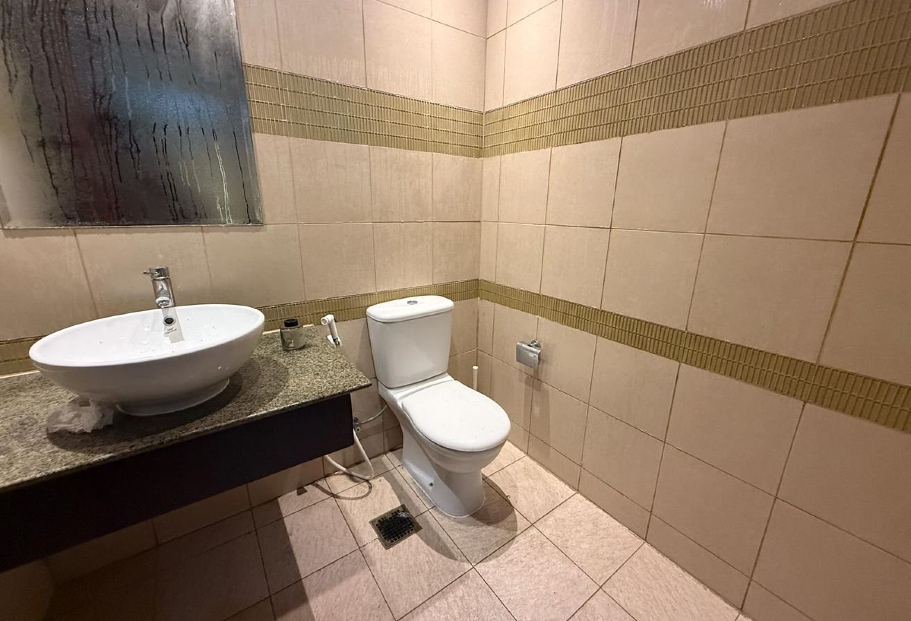 Modern 1BHK in The Pearl | Dual View thumbnail 9