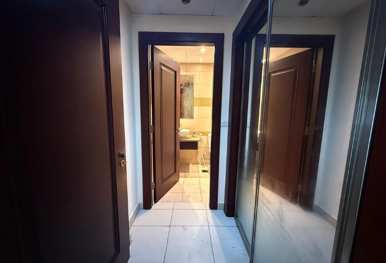 Modern 1BHK in The Pearl | Dual View thumbnail 5