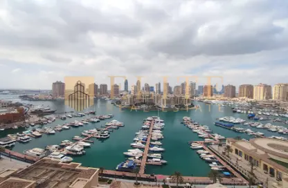 شقة - 2 غرف نوم - 3 حمامات للايجار في طريق بورتو الشرقي - بورتو أرابيا - جزيرة اللؤلؤة - الدوحة