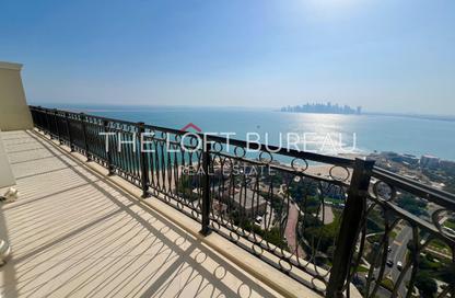 Penthouse - 3 Bedrooms - 5 Bathrooms for rent in Floresta Gardens - Floresta Gardens - The Pearl Island - Doha