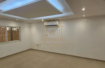 مجمع سكني - 3 غرف نوم - 4 حمامات للايجار في شارع الوعب - الوعب - الدوحة