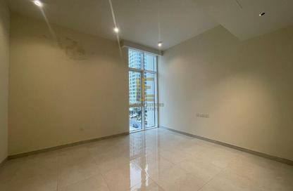 Apartment - 2 Bedrooms - 3 Bathrooms for rent in Blossom Tower - Lusail