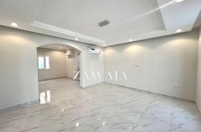 Compound - 4 Bedrooms - 4 Bathrooms for rent in Wadi Al Markh - Muraikh - AlMuraikh - Doha