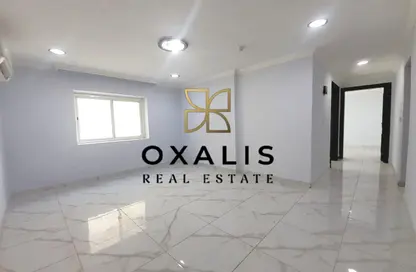 شقة - 2 غرف نوم - 2 حمامات للايجار في 35 بن عمران - فريج بن عمران - الدوحة