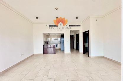 Apartment - 1 Bedroom - 2 Bathrooms for rent in Mercato - Qanat Quartier - The Pearl Island - Doha