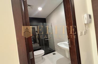 Apartment - 2 Bedrooms - 2 Bathrooms for rent in Lusail Marina Heights - Marina District - Lusail