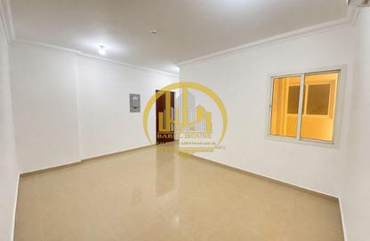 Apartment - 1 Bedroom - 1 Bathroom for rent in Bin Omran 35 - Fereej Bin Omran - Doha