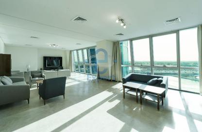 Apartment - 3 Bedrooms - 5 Bathrooms for rent in Zig Zag Tower A - Zig Zag Towers - West Bay - Doha
