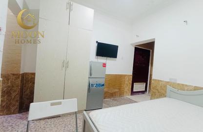 Apartment - Studio - 1 for rent in Umm Ghwailina Comm - Umm Ghuwalina - Umm Ghuwailina - Doha