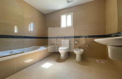 Villa - 4 Bedrooms - 3 Bathrooms for rent in Al Luqta - Al Luqta - Doha