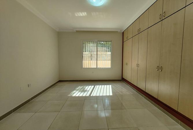 52045811 - Property Image 3