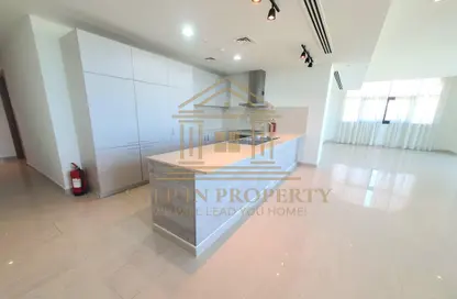 Apartment - 2 Bedrooms - 3 Bathrooms for rent in Porto Arabia Townhouses - Porto Arabia - The Pearl Island - Doha