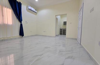 Apartment - Studio - 1 Bathroom for rent in Onaiza Street - Diplomatic Area - Doha