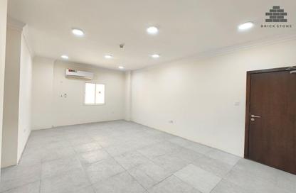 Apartment - 3 Bedrooms - 3 Bathrooms for rent in Muntazah 10 - Al Muntazah - Doha