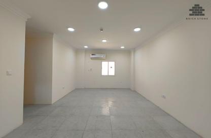 Apartment - 3 Bedrooms - 3 Bathrooms for rent in Muntazah 10 - Al Muntazah - Doha