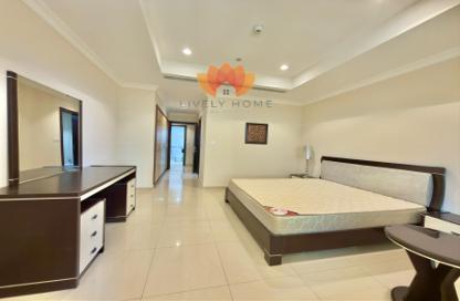 Apartment - 1 Bedroom - 2 Bathrooms for rent in East Porto Drive - Porto Arabia - The Pearl Island - Doha