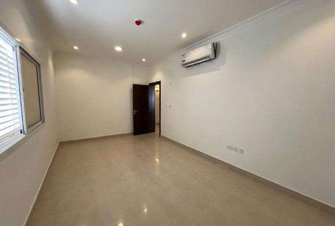1004852 - Property Image 3