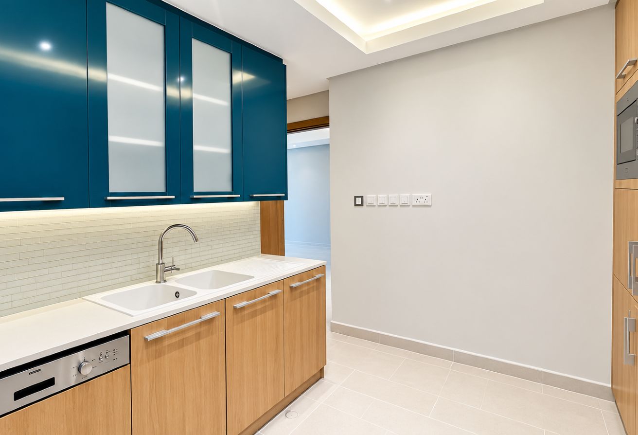 SEA VIEW | BRIGHT INTERIORS | CLOSED KITCHEN thumbnail 2