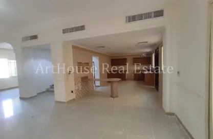 فيلا - 3 غرف نوم - 4 حمامات للايجار في فلل عين خالد - عين خالد - الدوحة