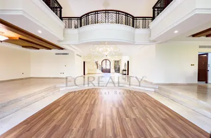 مجمع سكني - 5 غرف نوم - 6 حمامات للايجار في وست باي لاجون - بحيرة وست لاجون - الدوحة