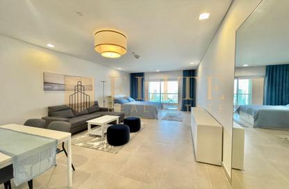 Apartment - Studio - 1 Bathroom for rent in Viva West - Viva Bahriyah - The Pearl Island - Doha