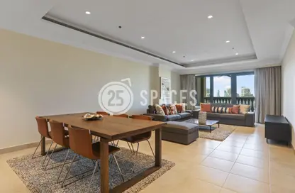 Apartment - 2 Bedrooms - 3 Bathrooms for rent in Tower 31 - Porto Arabia - The Pearl Island - Doha