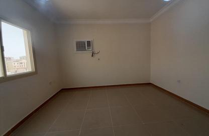 Apartment - 2 Bedrooms - 3 Bathrooms for rent in Al Mansoura - Al Mansoura - Doha