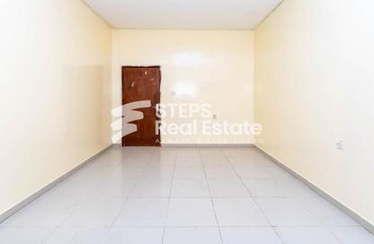 Labor Camp - Studio - 7+ Bathrooms for rent in Industrial Area 4 - Industrial Area - Industrial Area - Doha