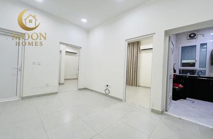 Apartment - 2 - 2 for rent in Umm Ghwailina Comm - Umm Ghuwalina - Umm Ghuwailina - Doha Apartment - 2 - 2 for rent in Umm Ghwailina Comm - Umm Ghuwalina - Umm Ghuwailina - Doha