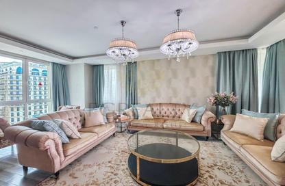 Apartment - 2 Bedrooms - 3 Bathrooms for sale in Viva West - Viva Bahriyah - The Pearl Island - Doha