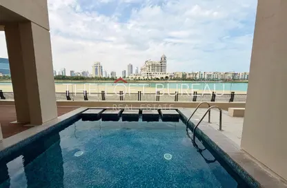 Villa - 5 Bedrooms - 6 Bathrooms for rent in Abraj Bay - Abraj Quartiers - The Pearl Island - Doha