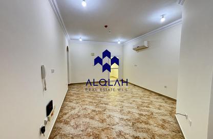 Apartment - 2 Bedrooms - 2 Bathrooms for rent in Al Nasr Street - Al Nasr - Doha