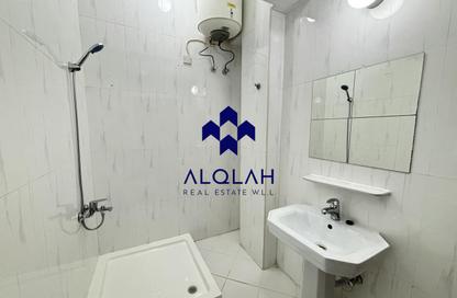 Apartment - 2 Bedrooms - 2 Bathrooms for rent in Al Nasr Street - Al Nasr - Doha