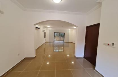 Compound - 4 Bedrooms - 3 Bathrooms for rent in Al Nuaija Street - Al Nuaija - Doha