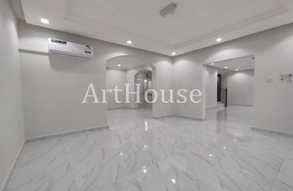 Villa - 4 Bedrooms - 4 Bathrooms for rent in Muraikh - AlMuraikh - Doha