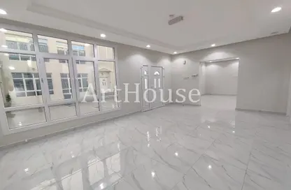 Villa - 4 Bedrooms - 4 Bathrooms for rent in Muraikh - AlMuraikh - Doha