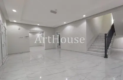 Villa - 4 Bedrooms - 4 Bathrooms for rent in Muraikh - AlMuraikh - Doha