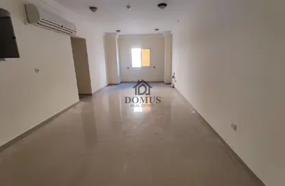 Apartment - 2 Bedrooms - 1 Bathroom for rent in Banks street - Musheireb - Doha