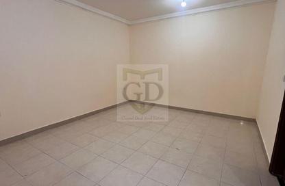 Apartment - Studio - 1 Bathroom for rent in Wholesale Market Street - Abu Hamour - Doha Apartment - Studio - 1 Bathroom for rent in Wholesale Market Street - Abu Hamour - Doha